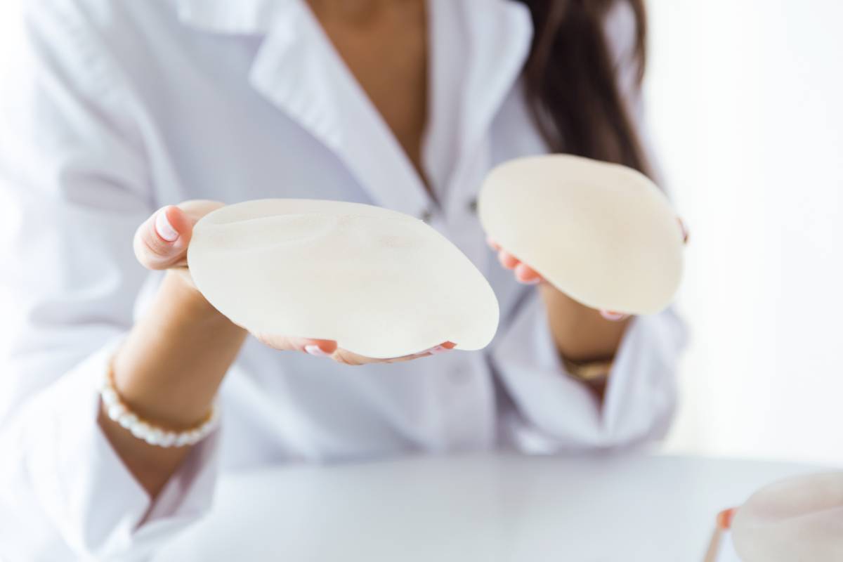 featured image for 8 questions to ask during your breast augmentation consultation