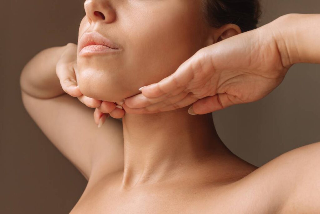 Featured image for Does a Facelift Include the Neck?